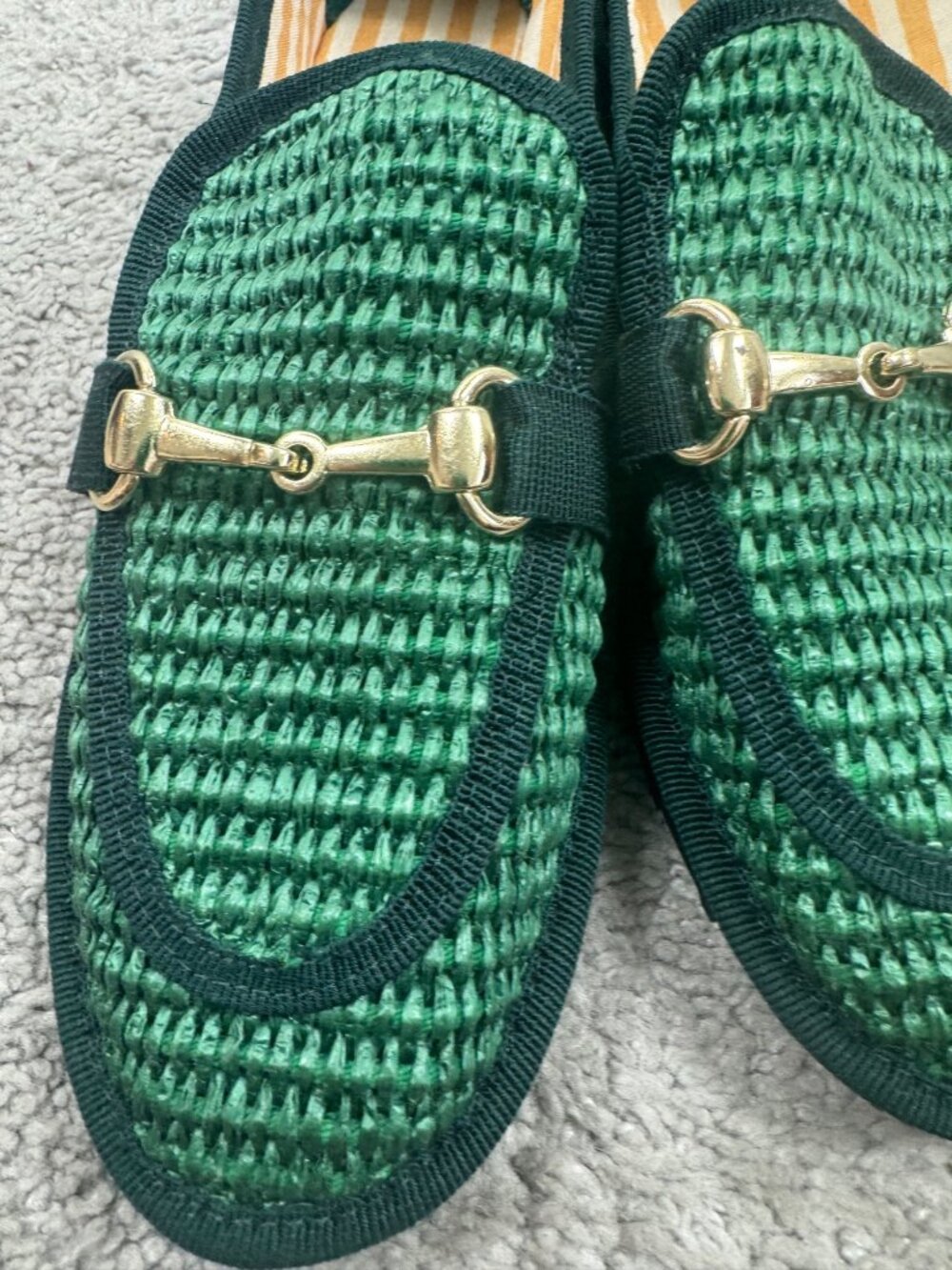 Artigiano Italy Womens Green Loafers Sz 35 Gold Horsebit Handmade Knit Textured - Picture 6 of 14